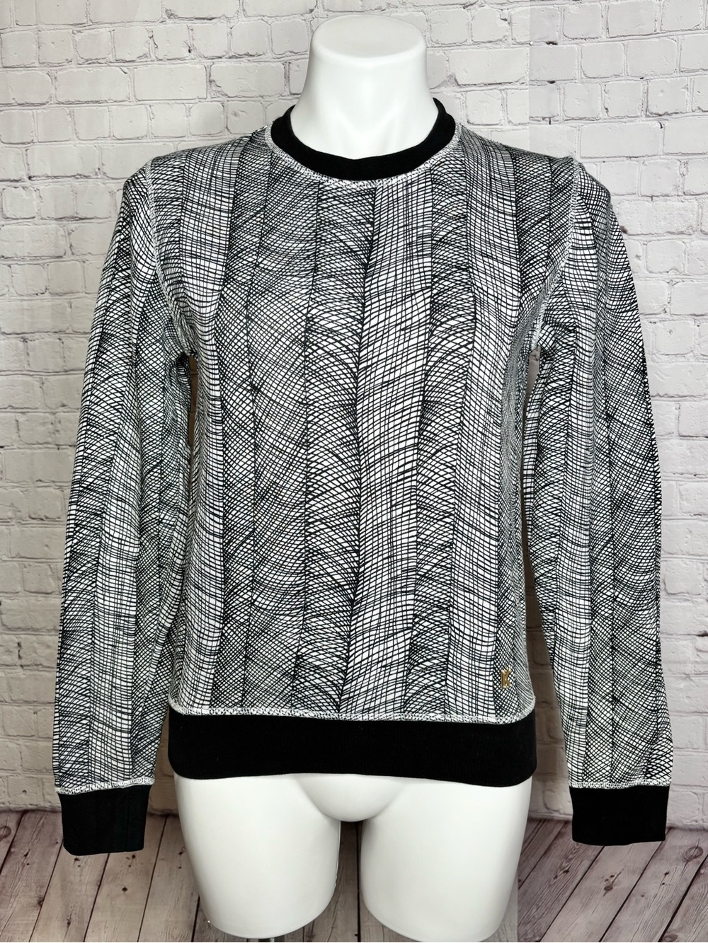 Kenzo Paris Black and White Sweatshirt Size M